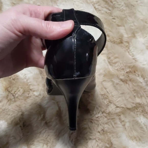 Heels - Picture 7 of 8